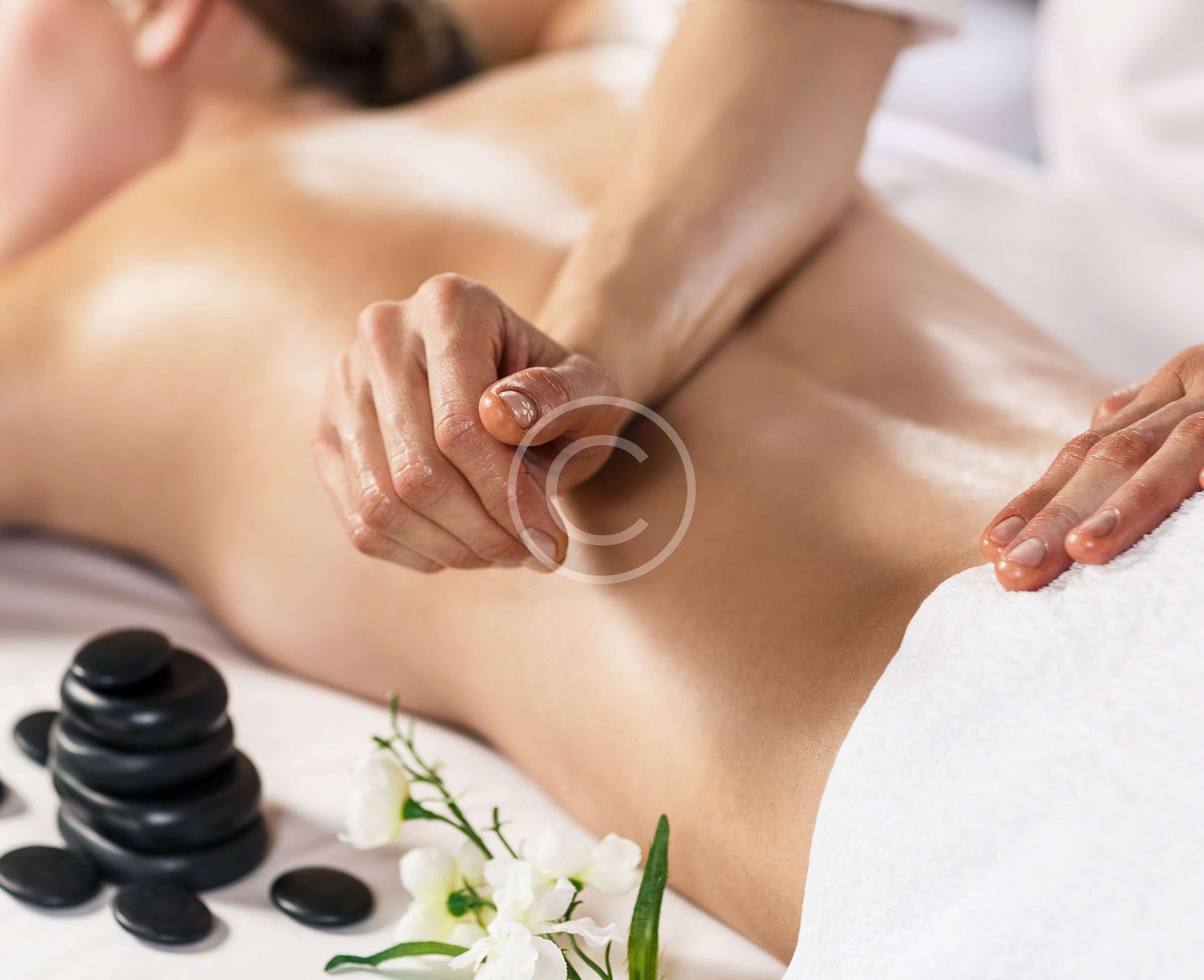 Read more about the article What You Need to Know About Deep Tissue Massage